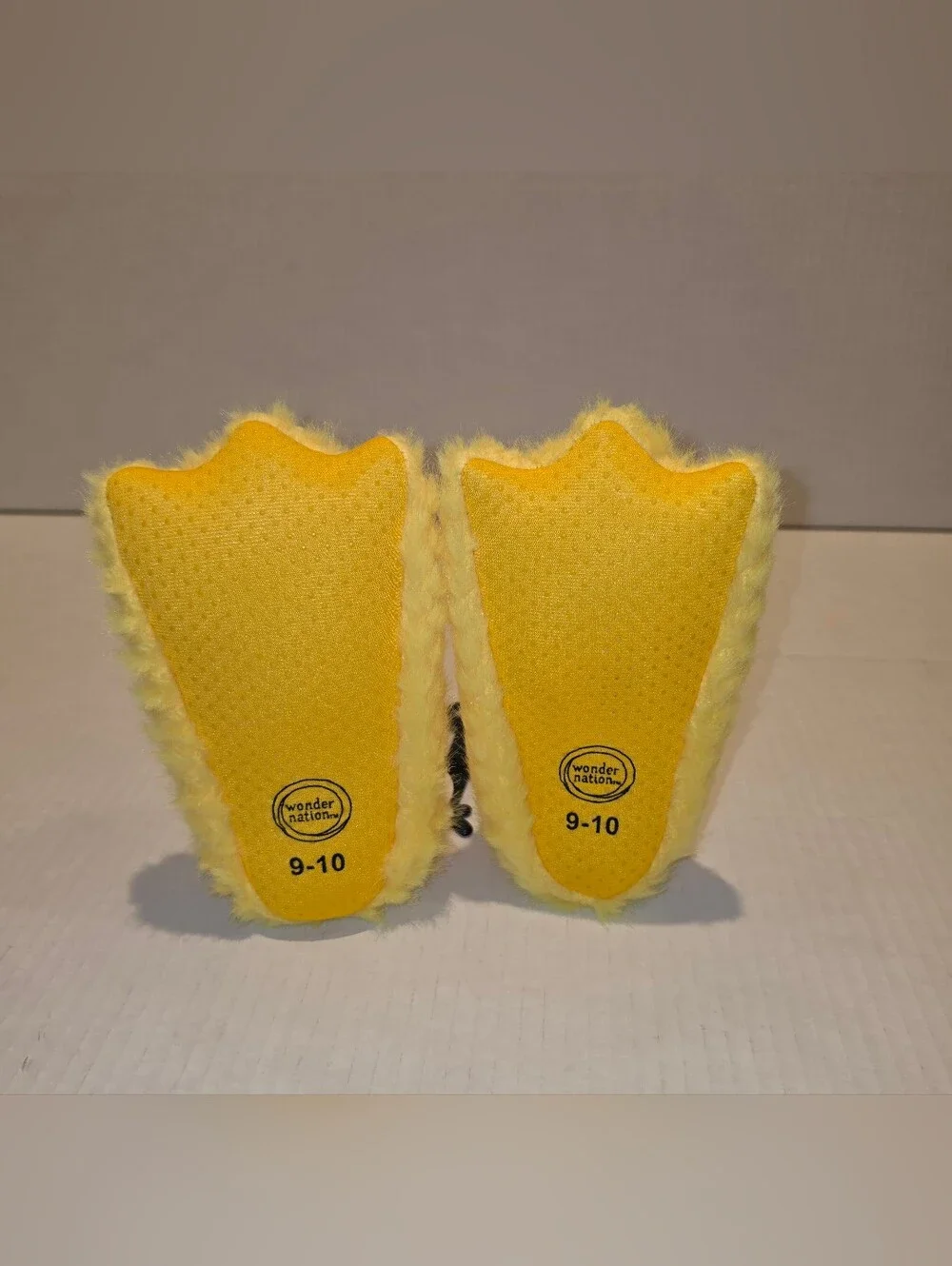 wonder nation Yellow Fuzzy Duck Foot Children's Slippers Sz 9-10